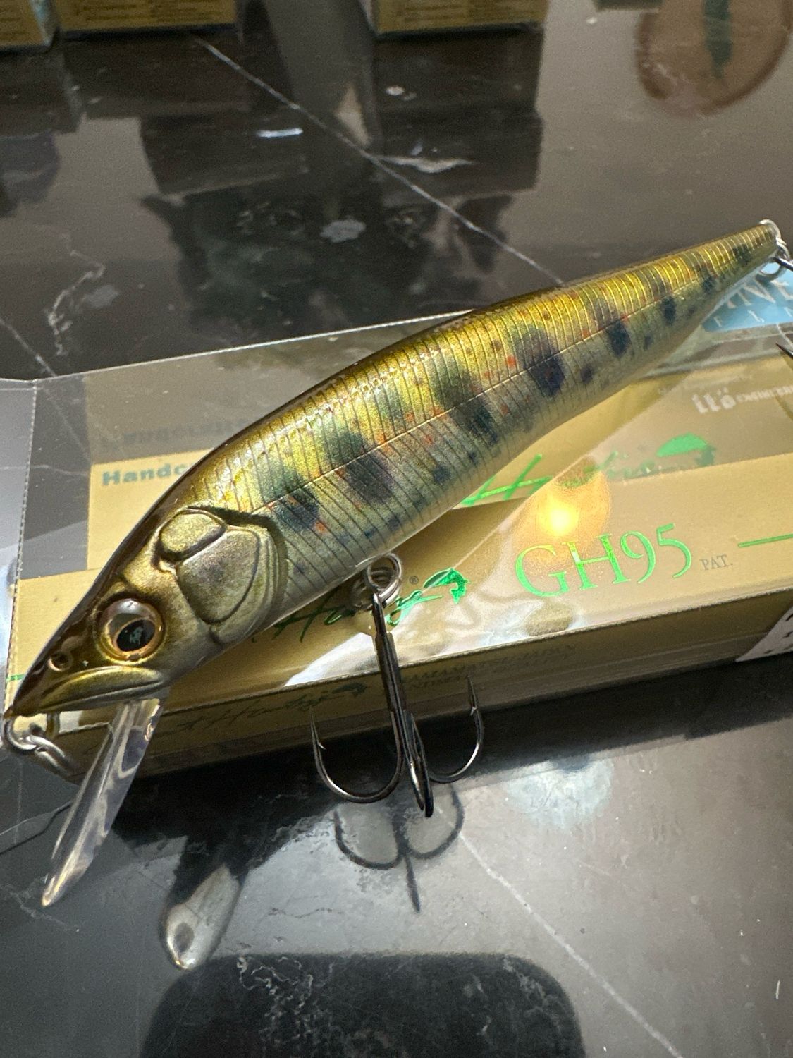 Megabass GH95 #1 FA Amago 95mm 11g Suspend