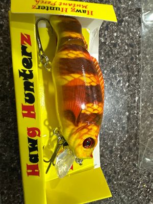 Hawg Hunters FABULOUS Custom Made Knock Off Of The Gan Craft 80 Joined Tail. Shallow, 0-1.8 Meters. Just Over 3” Each, Approx .7oz (20g) They Swim Great And They Are Genuinely Very Effective.