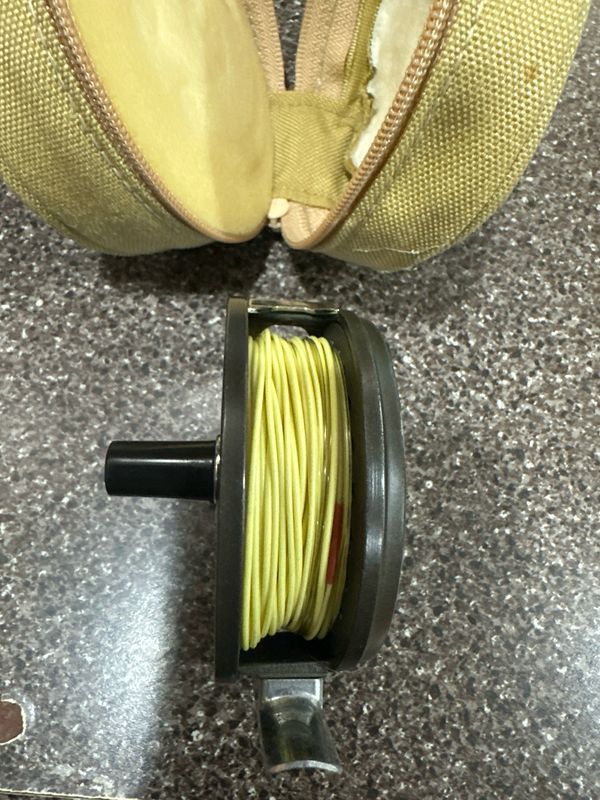 Orvis Battenkill 5/6 Fly Reel, Very Lightly Used.