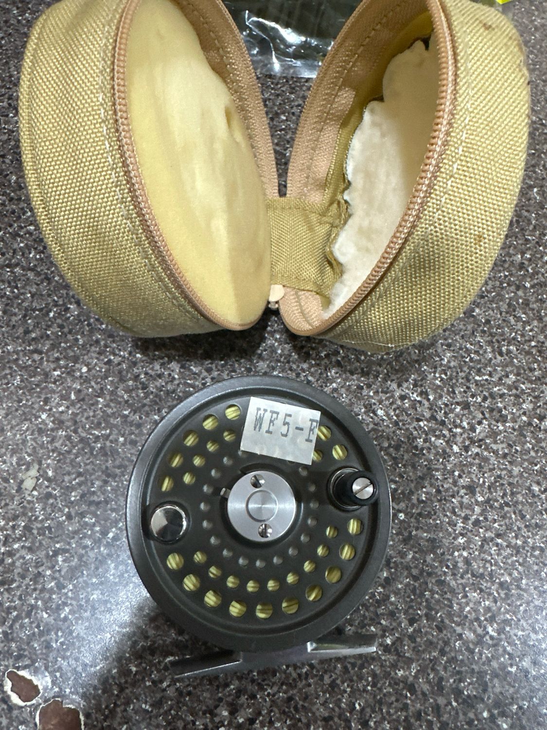 Orvis Battenkill 5/6 Fly Reel, Very Lightly Used.