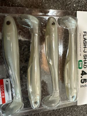 Fish Arrow Flash J Shad SW 4.5” Glow Silver. Exact Bait In Pics. Great Flash Foil Soft Swimbaits. NIP