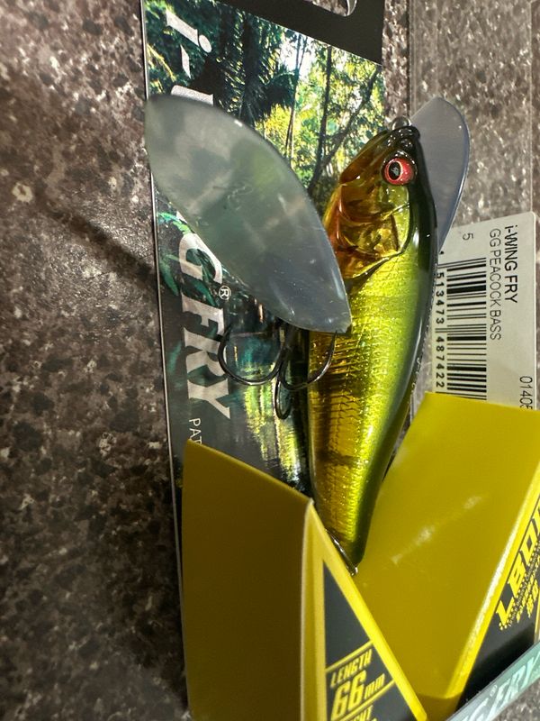 Megabass I-Wing Fry GG Peacock Bass. 66mm 3/8oz. JDM Topwater Crawler. NIP