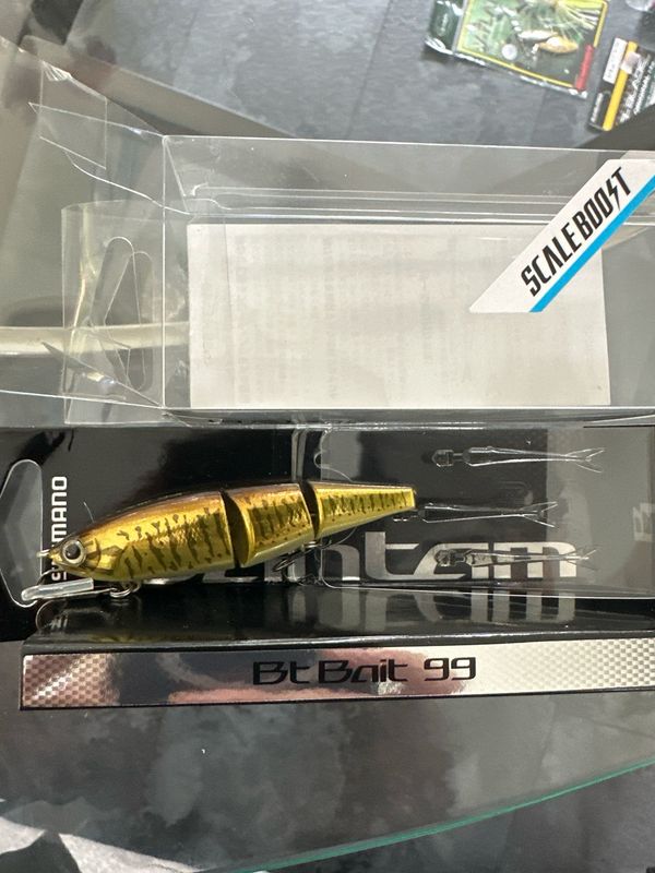 Shimano BT Bait 99F ZR-699V. A More Finesse JDM Multi Jointed Swimbait, 3 Soft Tails Included. #006 Small Mouth. NIP.