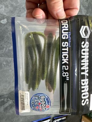 Sunny Bros Drug Stick 2.8” Green Pan Chart. 8 Baits Per Pack. Bubble Action/bubble Sound After The Worm Falls. NIP