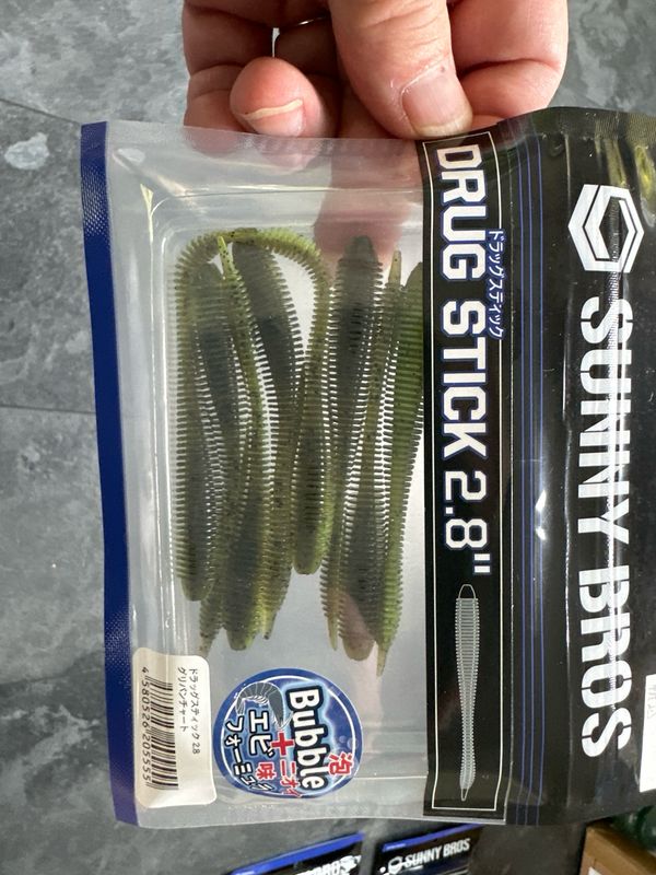 Sunny Bros Drug Stick 2.8” Green Pan Chart. 8 Baits Per Pack. Bubble Action/bubble Sound After The Worm Falls. NIP