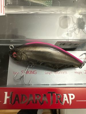 Megabass Hadara Trap NEW Concept Trick Bait. 86mm, 3.39” just over 1oz (29g). HT Black Pink Back. NIP