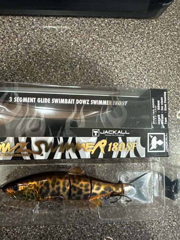 Jackall Dowz Swimmer 180SF Blazing Leopard (Amazing Color). 3 Segment JDM Glide Swimbait 2oz Class, 180mm Spare Tail Included. New In Package.