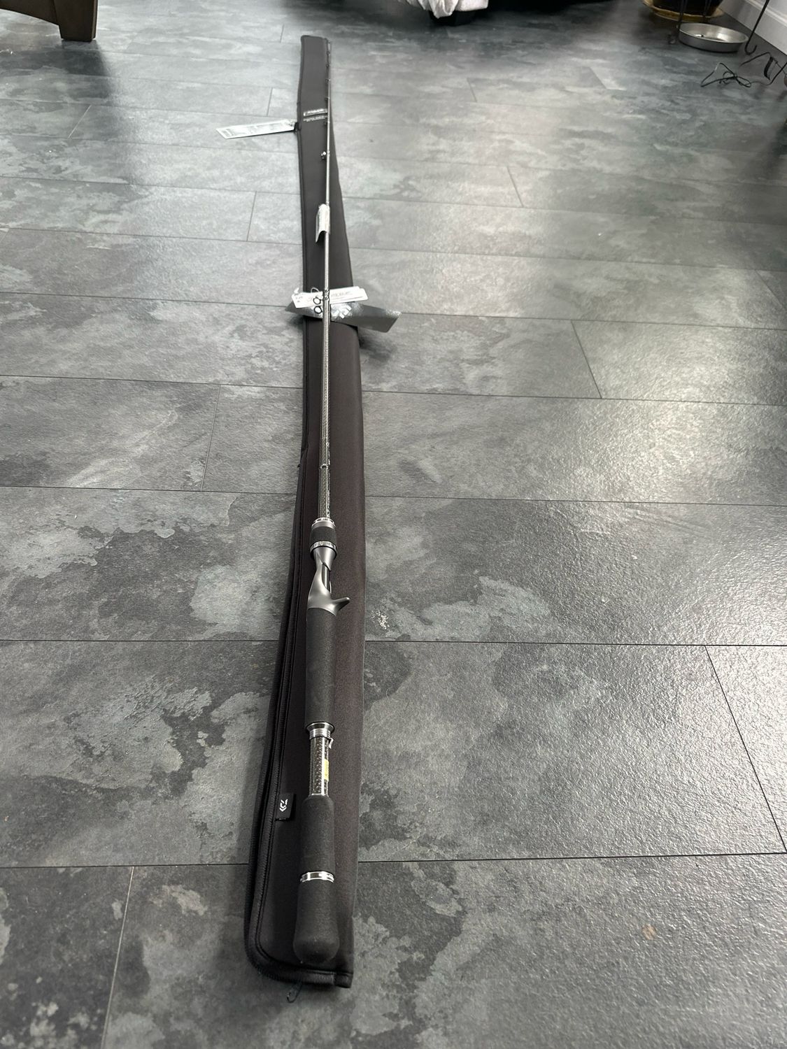 Daiwa Steez STZ King Viper 6’11” Heavy Baitcast Rod. 14-20lb Line, PE3-6 (braid 30-60lb) 1/4oz-3.5oz Lure Rating. New With Tags And King Viper Rod Bag. SC 6111HSB.