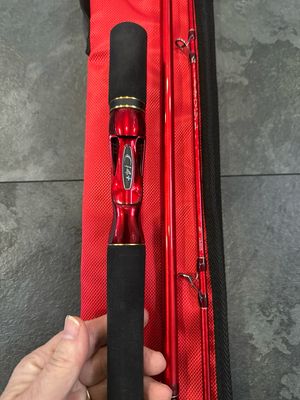 Lightly Used Shimano World Shaula BG (Big Game) 1952R-3 GORGEOUS Super Rare JDM 9’6” Detachable Butt &amp; 2 Piece. GREAT Idea For Christmas Gift! Comes With Bag As In Photos.