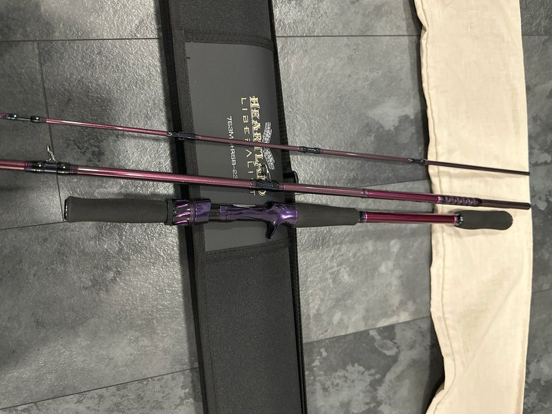 Daiwa Heartland Liberalist 763MH+RSB-23. LIGHTLY USED JDM Gorgeous Baitcast Rod. Exact Rod In All Pics, 7&#39;6” Line Rating 14-30lb. Lure Rating 10-70g (approx 3/8-2.5oz) Jig Rating 10-80g (3/8-3oz.)
