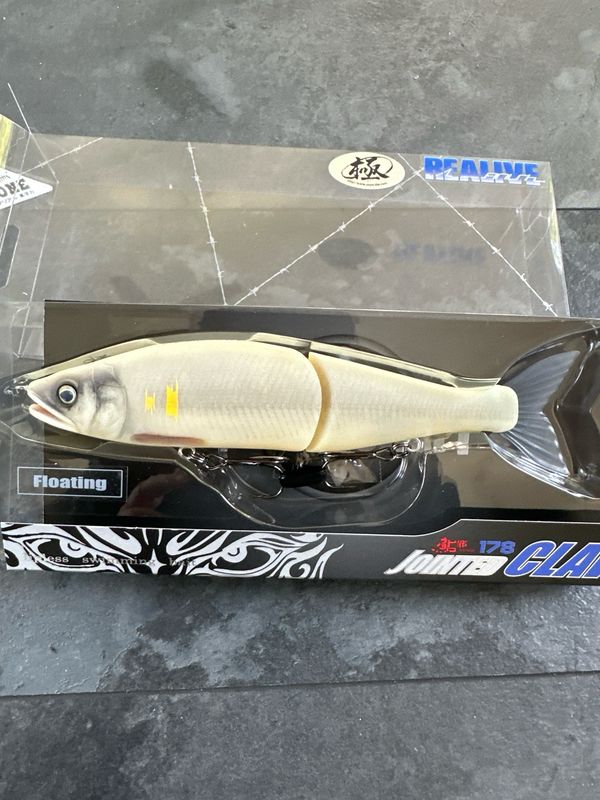 Gan Craft Jointed Claw 178, #U-20 Gokuayu Matte Bone White. Amazing Bone JDM Glide. Stunning Color, Realive Finish. 178mm (7”) 2oz. NIP