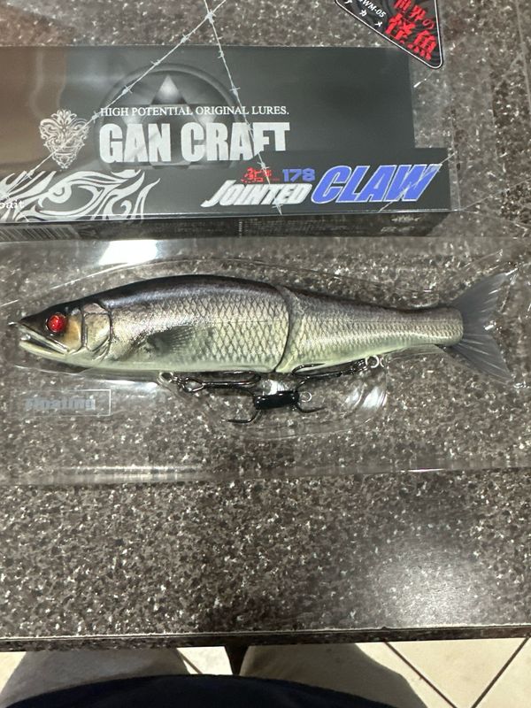 Gan Craft Jointed Claw 178, 7”, 2oz Class. VERY RARE Color #WM-05. Exact Bait In Photos.