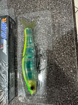 Gan Craft Jointed Claw 148 Stunning JDM Glidebait. Color: T-12. New In Box. Just Under 6” 1.2oz Class. Exact Bait In Pics.