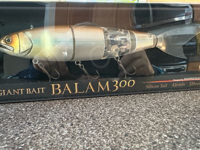 Madness Balam 300 HUGE JDM 12” 6oz Class, #11 Ochiayu. Exact Bait In Pictures. New In Package.