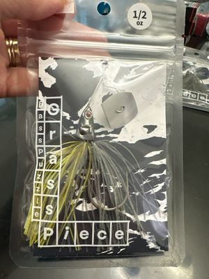 Bass Puzzle Grass Piece 1/2oz JDM Spinnerbait. G14 MS Smoke Shad. New In Package.