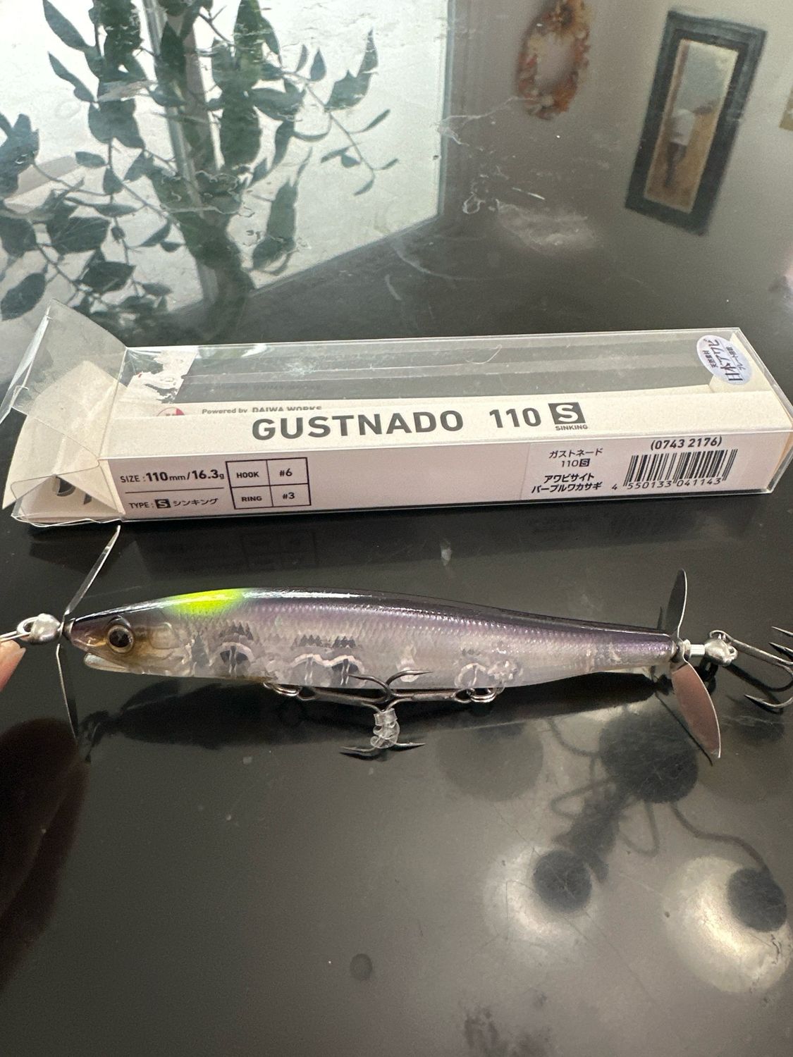 Daiwa Gustnado 110 S (0743 2176) Abalone Purple Smelt