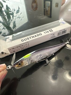 Daiwa Gustnado 110 S (0743 2176) Abalone Purple Smelt