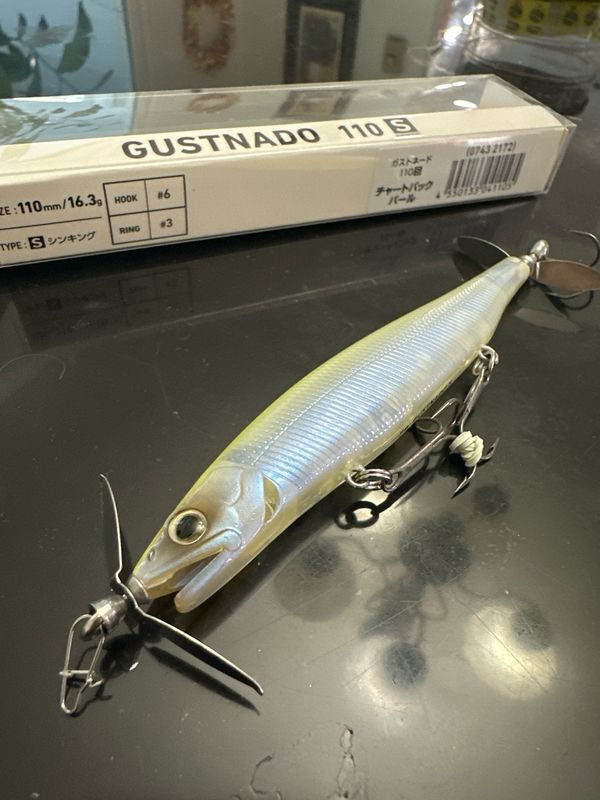 Daiwa Gustnado 110 S (0743 2172) Chart Back Pearl