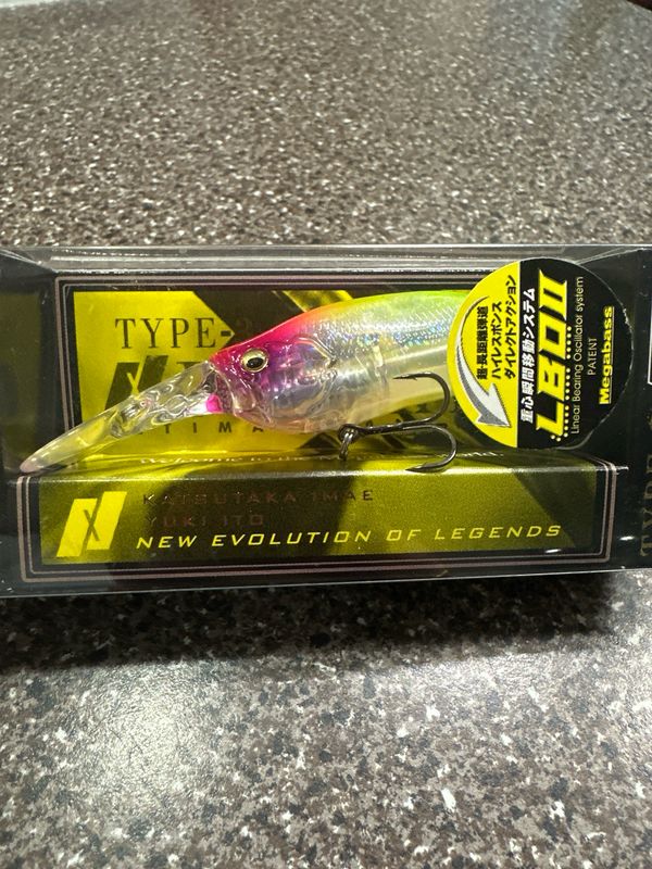 Megabass IXI Shad Type-3 #11 GP Hachiro Max 2.3m