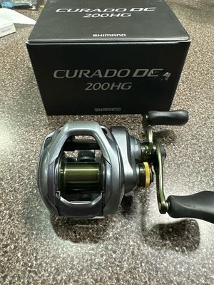 Shimano Curado DC 200HG RH Baitcast Reel 7.4:1 NIB With Minor Imperfection (Dings/ Paint Chips On the Left Side)
