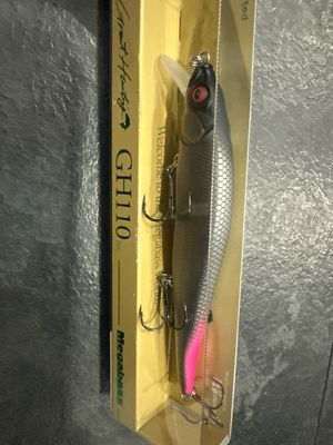 Megabass Great Hunting GH110 Frozen Black PT. 110.5mm 13.5g (approx 1/2oz). Great Color/great Bait! NIP