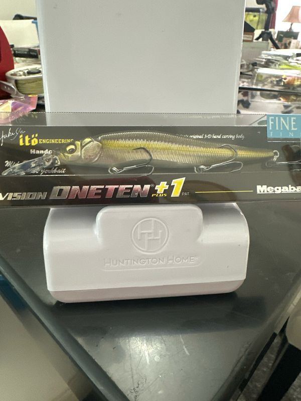 Megabass Vision Oneten +1 (SP-C) Special Color FA Striped Shiner 110.5mm | 1/2oz | Suspend | 2.2m
