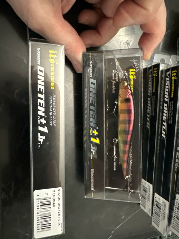 Megabass Vision Oneten +1 Jr, M Endmax 3/8oz, Suspending, Max Depth 2.2m (approx 7’). NIP
