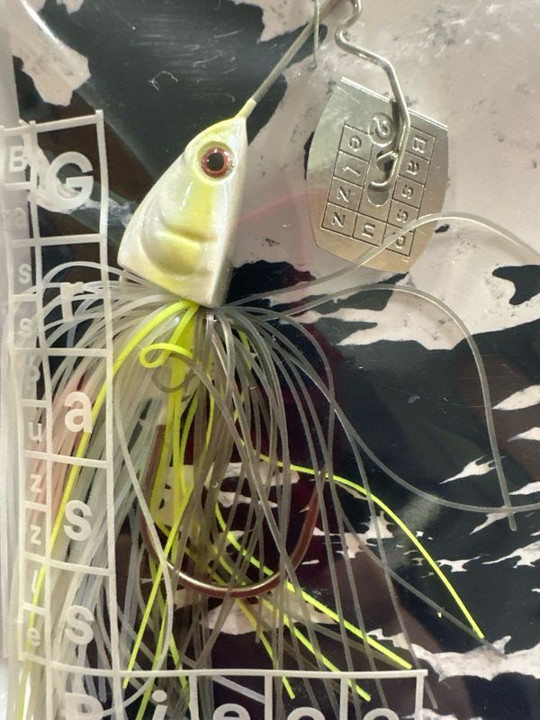 Bass Puzzle Grass Piece 3/4oz G18 Chartreuse Shad