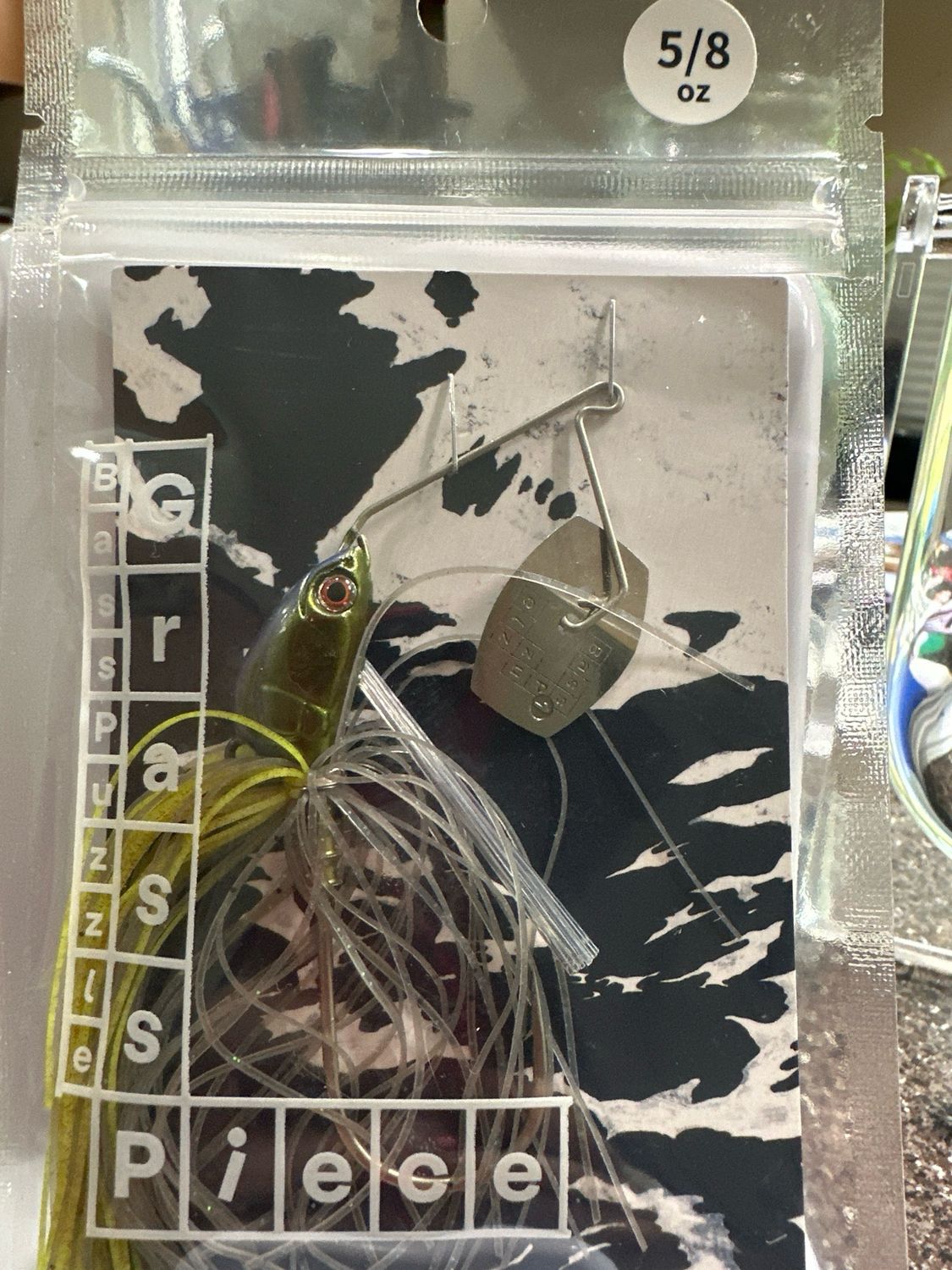 Bass Puzzle Grass Piece Flex 5/8oz G14 MS Smoke Shad