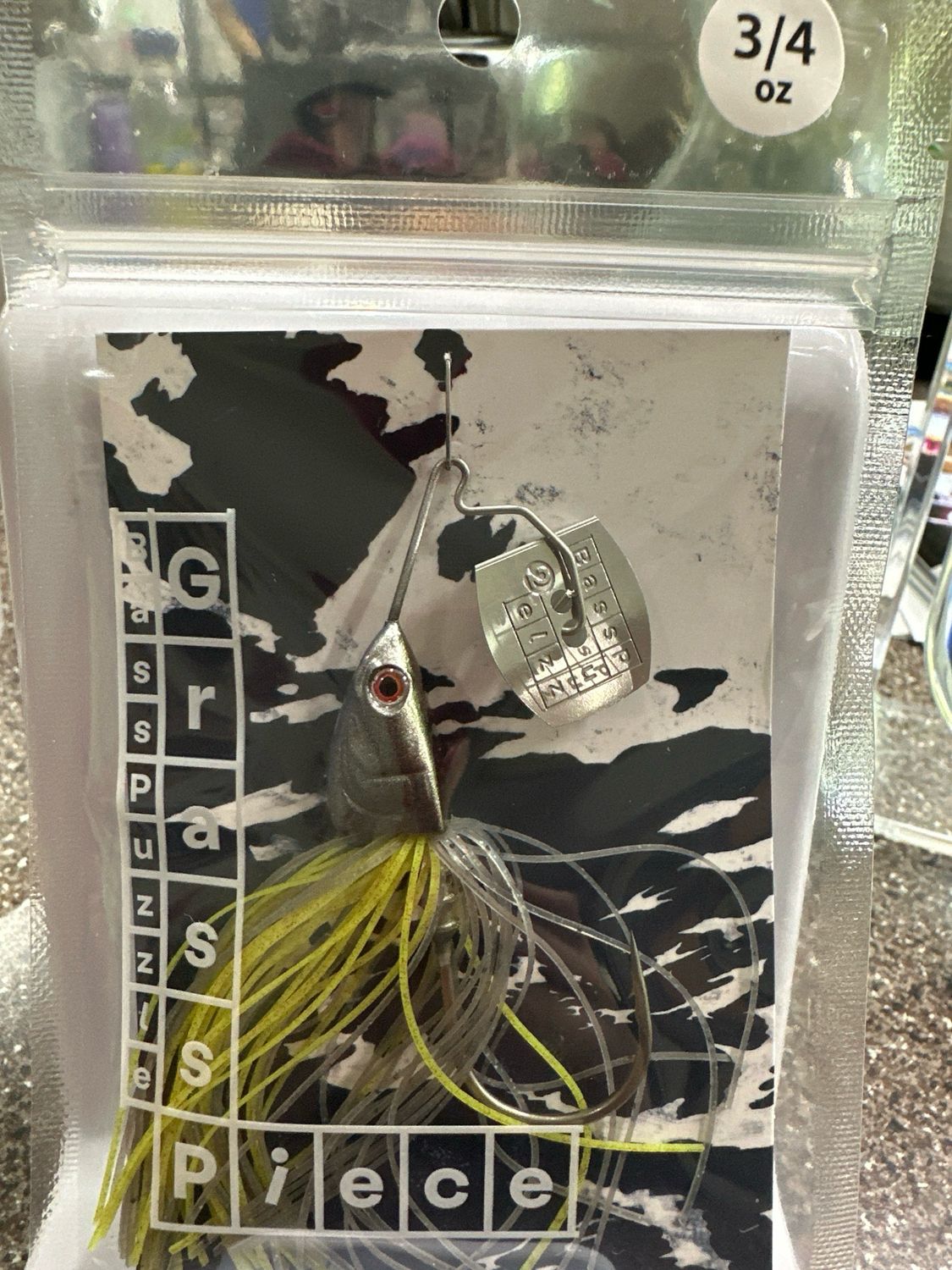 Bass Puzzle Grass Piece 3/4oz G14 MS Smoke Shad