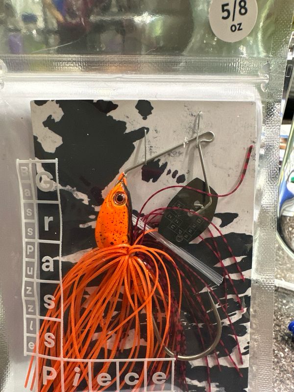 Bass Puzzle Grass Piece Flex 5/8oz G17 Hot Craw