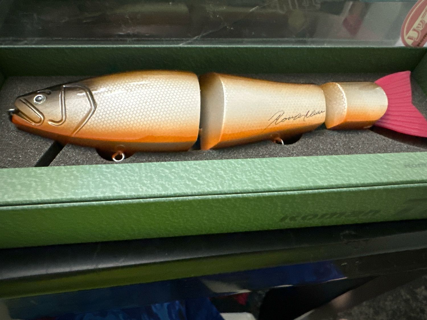 Roman Made Trick. Exact Bait In Pictures. Gorgeous Big JDM Bait. 185mm, 65g (approximately 7.3”, 2.3oz). Brand New In Package.