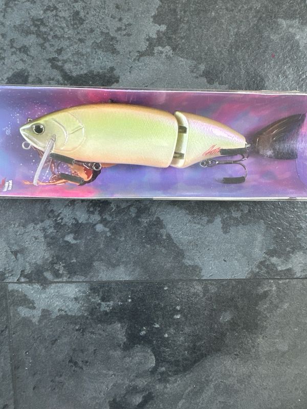 Attic Annie 175 WB Wakebait Version. #3 Natural Pearl Shad 6.8” 1.59oz, 0-1’ Depth. Floating, NIP