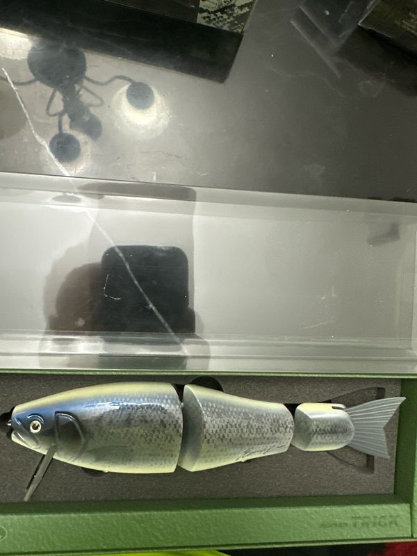 Roman Made Trick. White Bass 185mm 65g. Exact Bait In Pics. Hooks Are Always Included In Bottom Section Of Box. New In Package.