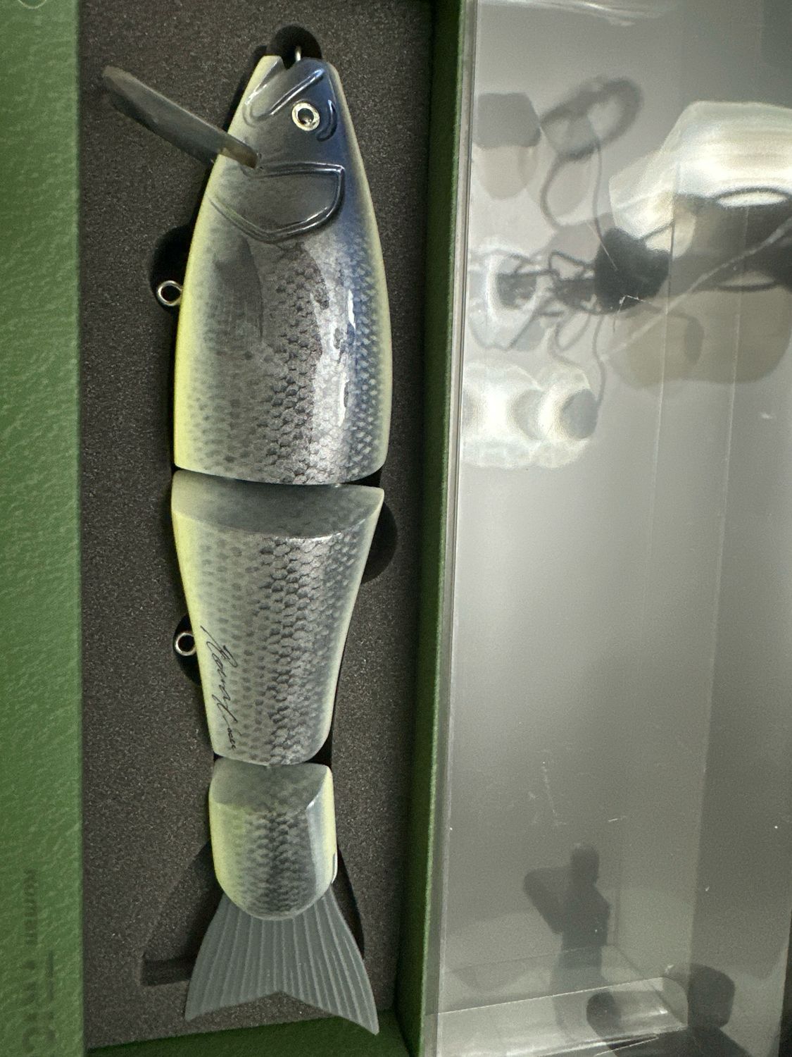 Roman Made Trick. White Bass 185mm 65g. Exact Bait In Pics. Hooks Are Always Included In Bottom Section Of Box. New In Package.