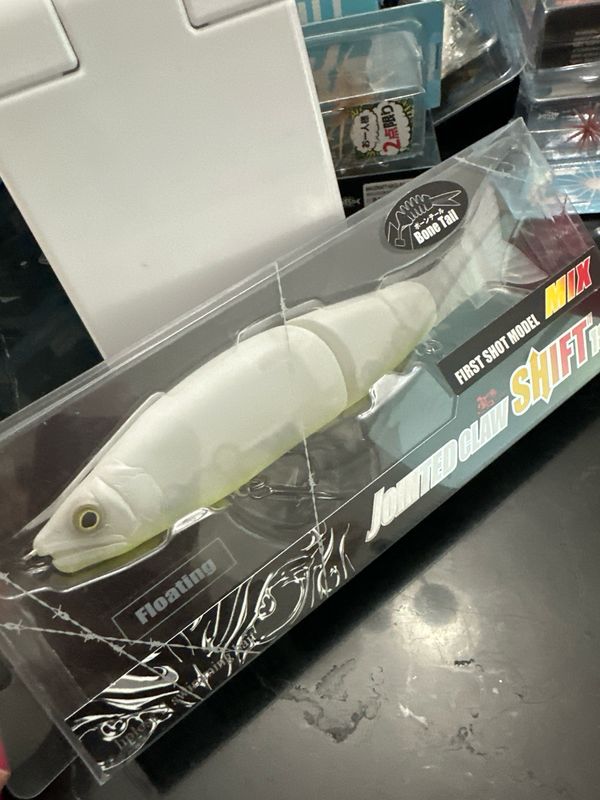 Gan Craft Jointed Claw Shift 183 (First Shot Model) #GAN-49 Impact Pearl White BT 180mm | 2oz Class | Floating
