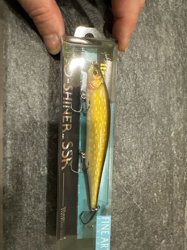 Megabass ITO Shimer SSR (SP-C) FA Pike. 115mm 1/2oz Floating, Max 0.7m (approximately 2.3’). NIP