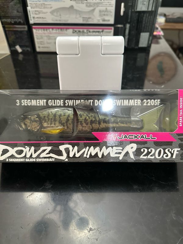 Jackall Dowz Swimmer 220SF RT Largemouth Bass 220mm | 3.6oz | Slow Floating