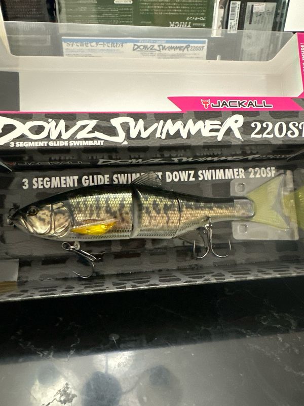 Jackall Dowz Swimmer 220SF RT Largemouth Bass 220mm | 3.6oz | Slow Floating