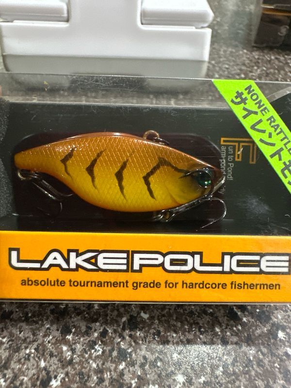 Jackall TN50 Lake Police Silent Yellow Craw 52mm | 9.0g