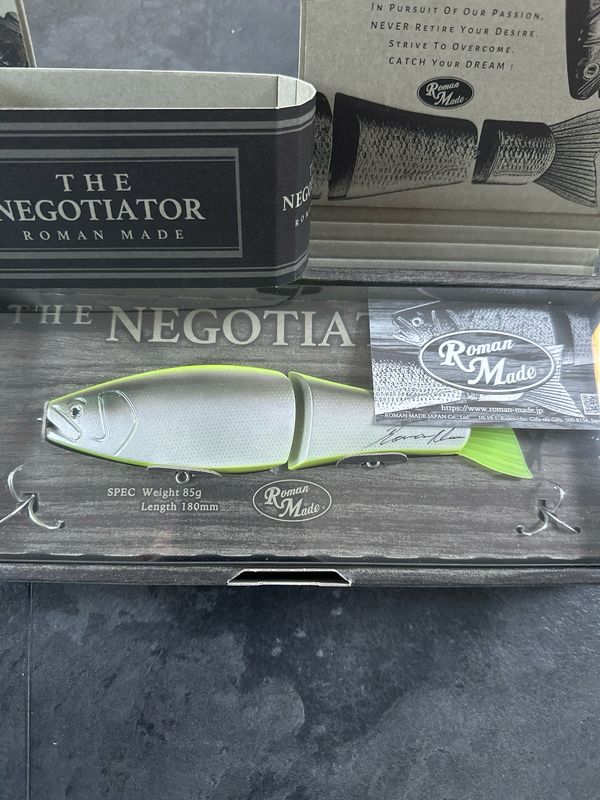 Roman Made Negotiator. Limited Edition Natural Yellow. Stunning JDM Hand Carved 180mm 85g (3oz)