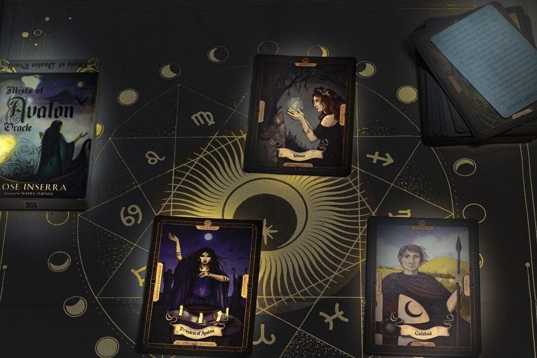 Tarot &amp; Oracle Reading