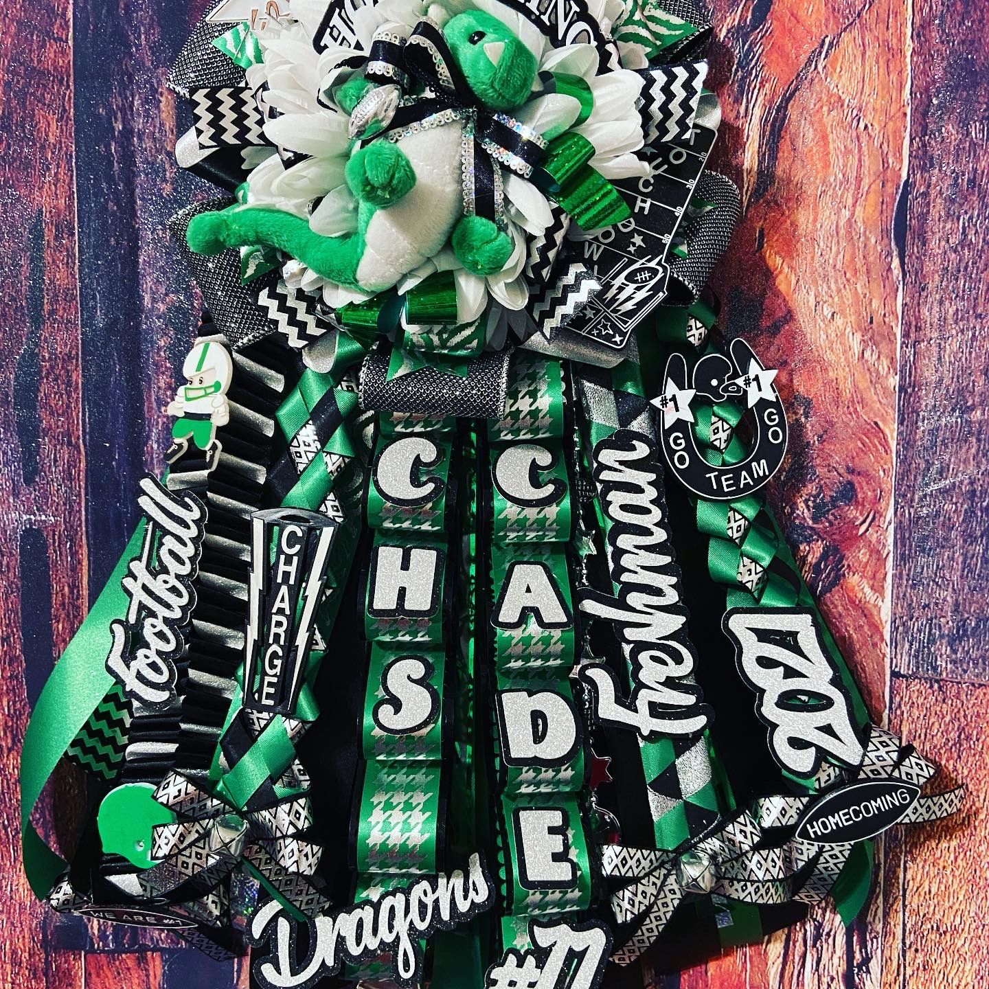 The &quot;Supreme&quot; Homecoming Garter