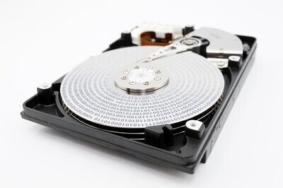 Almacenamiento y Discos Duros