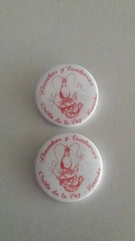 Chapa de la Banda de Bombos y Tambores del Cristo de la Paz.