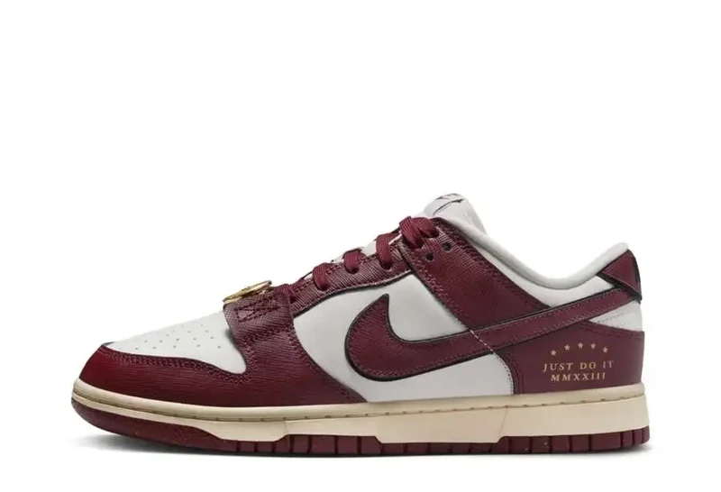 Nike Dunk Low SE WMNS &#39;Just Do It&#39; Team Red (2023)