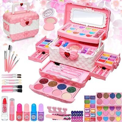 Let&#39;s play at putting on makeup