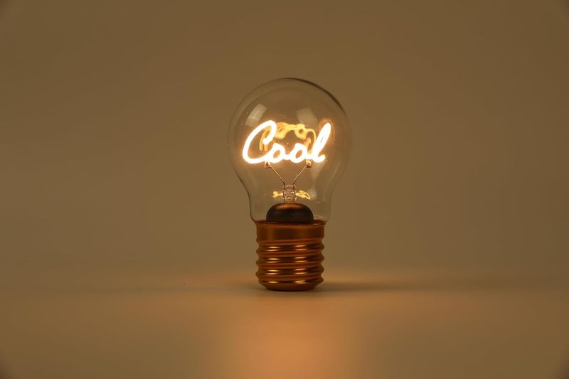 ITotal - Cool bulb-shaped spotlight