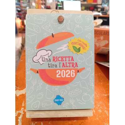 CALENDARIO 2026 UNA RICETTA TIRA L&#39;ALTRA con supporto in legno