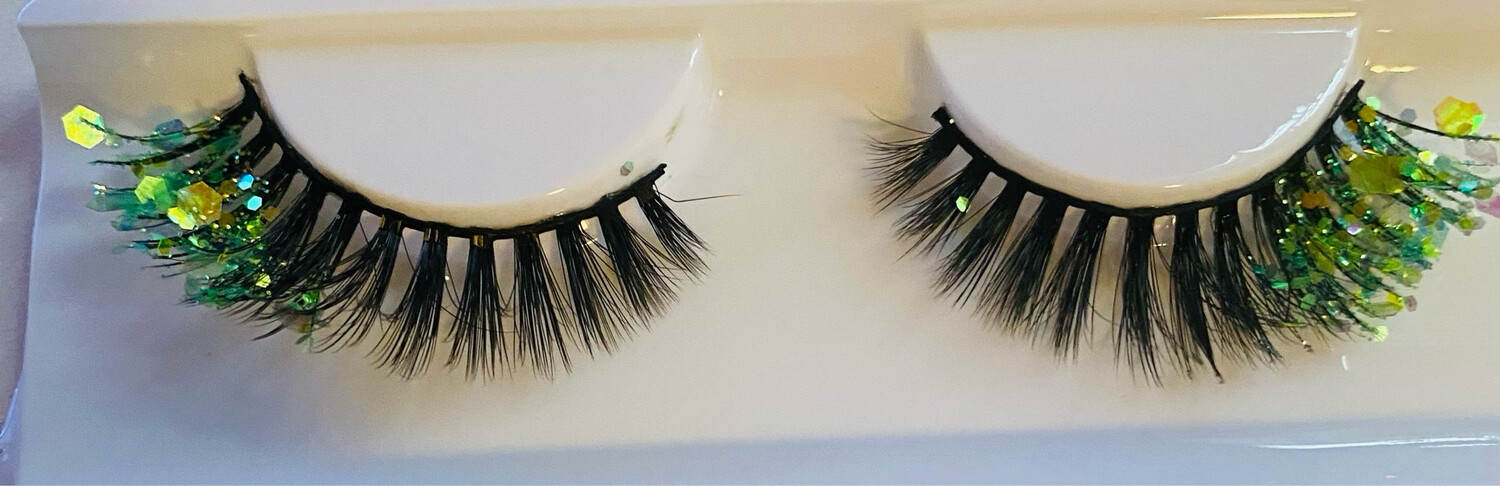 LCRUZ-So Grinchy Eyelashes